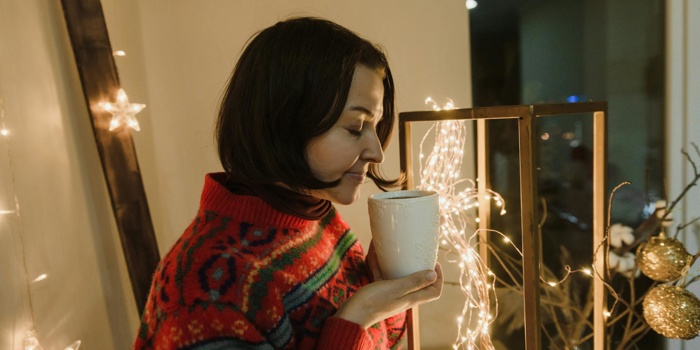 Simple Mindful Practices to Stay Present Through the Holiday Rush